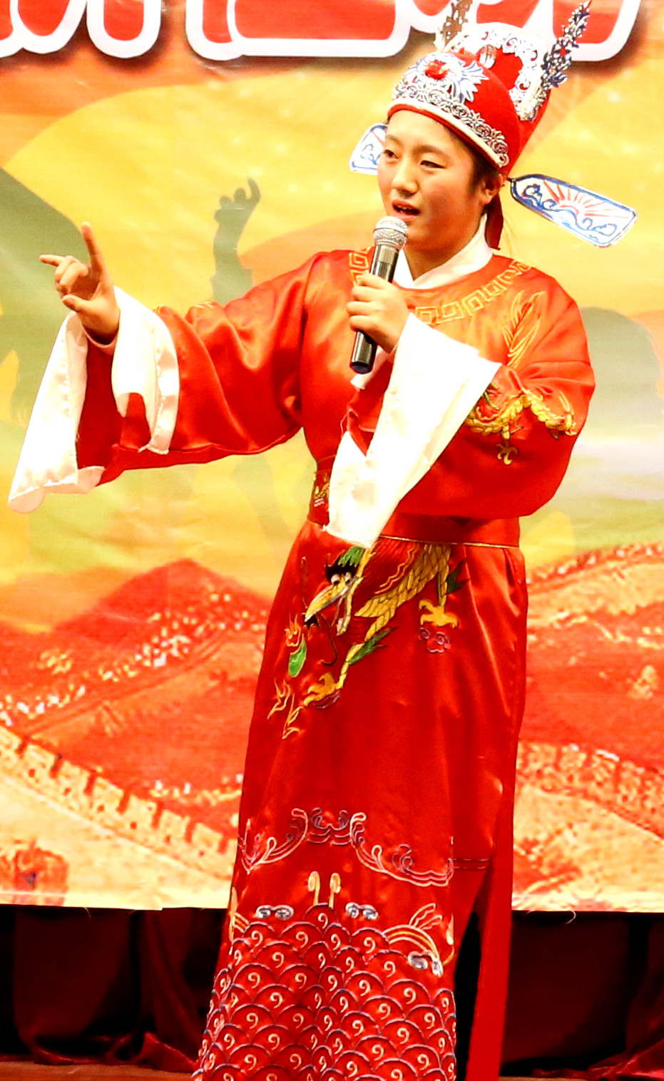 踐行核心價(jià)值觀__共筑青春中國夢——泰州實(shí)驗(yàn)中學(xué)第七屆校園文化藝術(shù)節(jié)隆重舉行