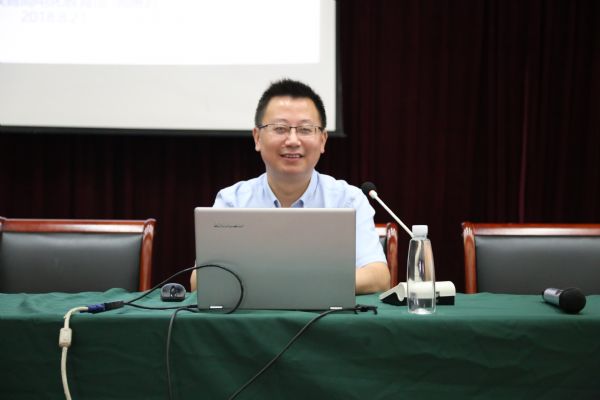 內(nèi)容豐，形式新，效果好