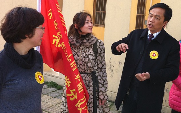 團委學雷鋒活動之社區(qū)廣場舞指導