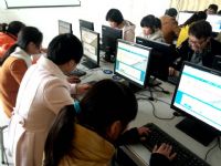 我校團委組織學生參加“網上祭英烈”活動